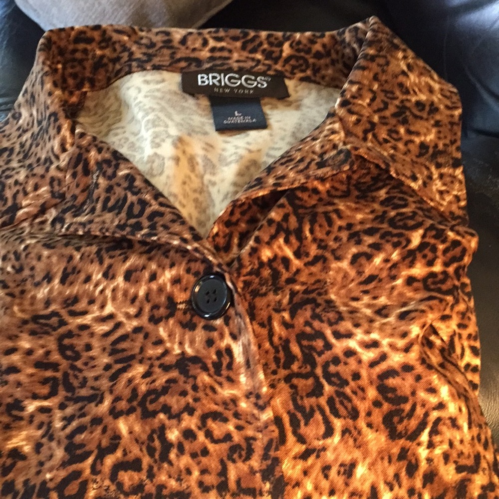 New large leopard long sleeve jacket. 🌷🌷🌸🌷